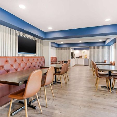 Super 8 By Wyndham Orlando Near Florida Mall Williamsburg Buitenkant foto