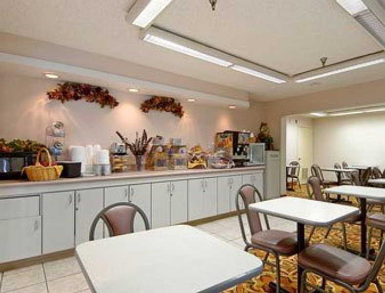 Super 8 By Wyndham Orlando Near Florida Mall Williamsburg Restaurant foto